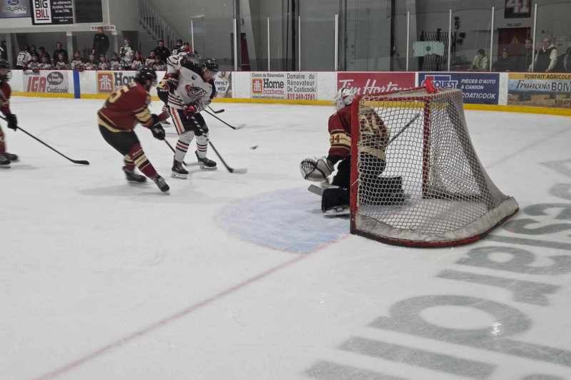 Coaticook s’incline en 4 matchs face à Daveluyville